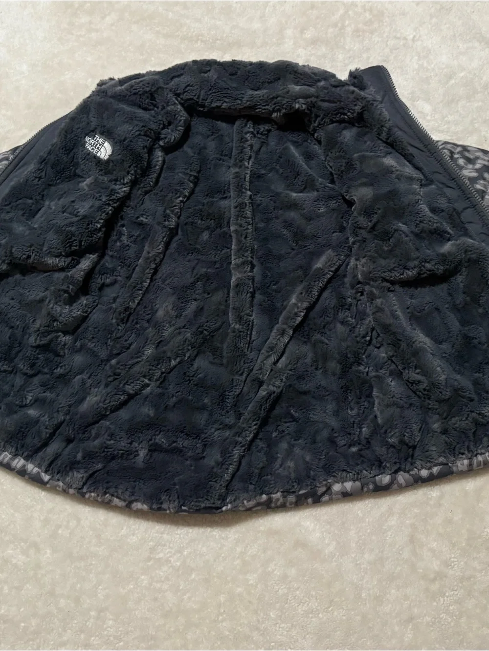 The North Face Kids Black & Gray Leopard-Print Puffer Jacket